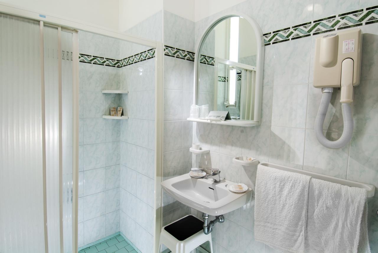 Hotel Caesar Cattolica Esterno foto