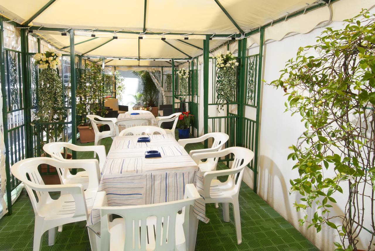 Hotel Caesar Cattolica Esterno foto
