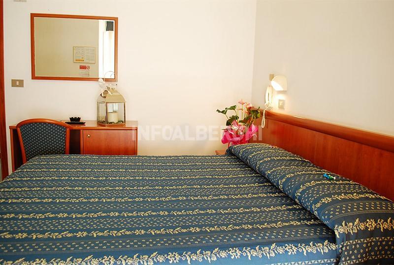 Hotel Caesar Cattolica Esterno foto