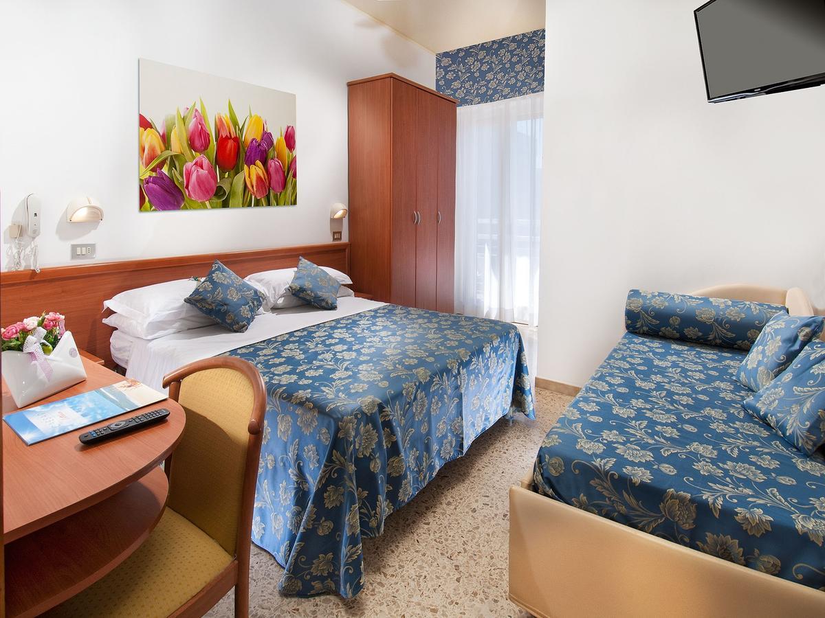 Hotel Caesar Cattolica Esterno foto