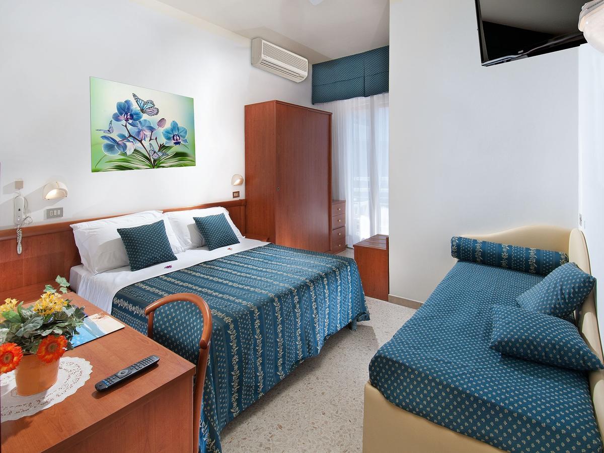 Hotel Caesar Cattolica Esterno foto